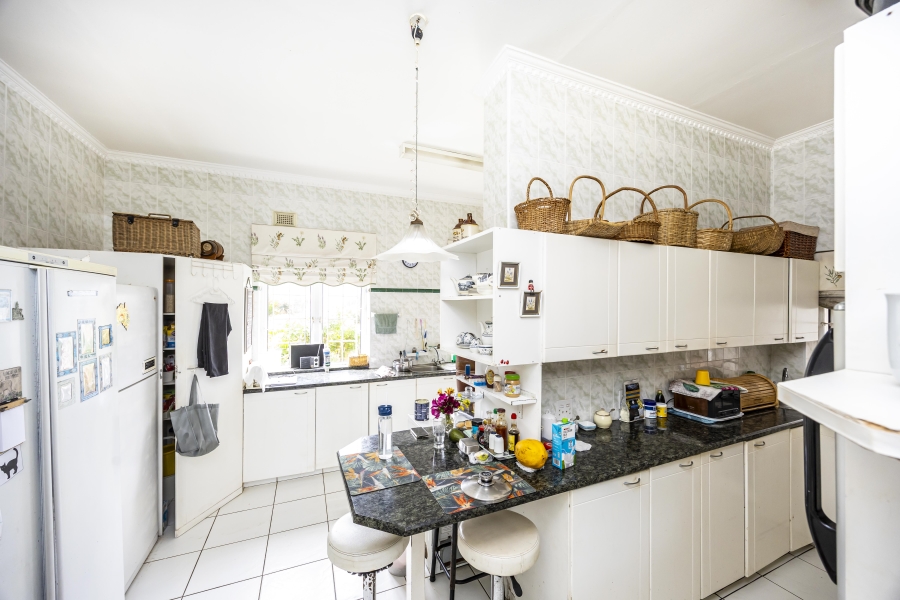 5 Bedroom Property for Sale in Gonubie Eastern Cape